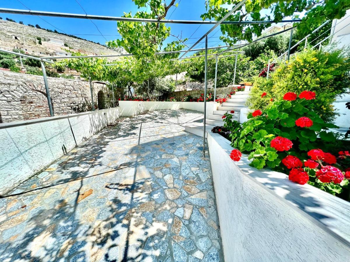 Propery Under Renovation Apartment Sarande Ngoại thất bức ảnh