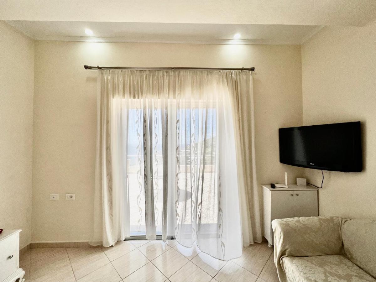 Propery Under Renovation Apartment Sarande Ngoại thất bức ảnh