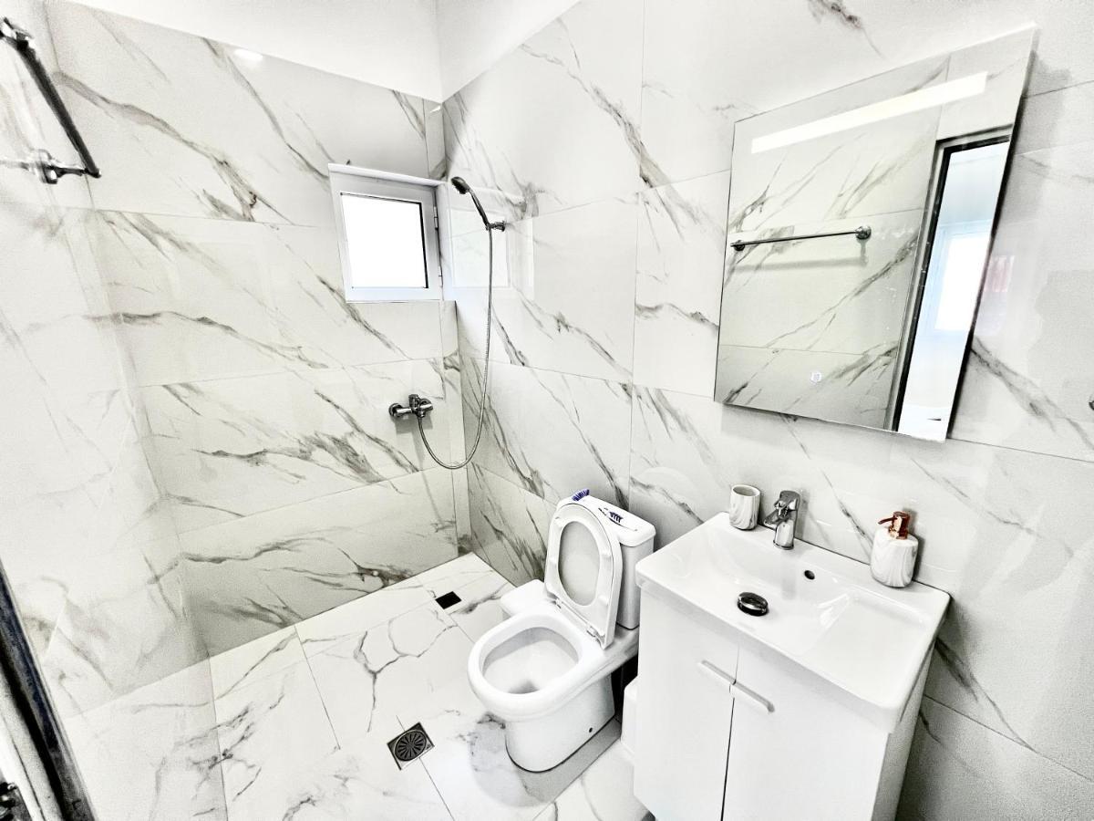 Propery Under Renovation Apartment Sarande Ngoại thất bức ảnh